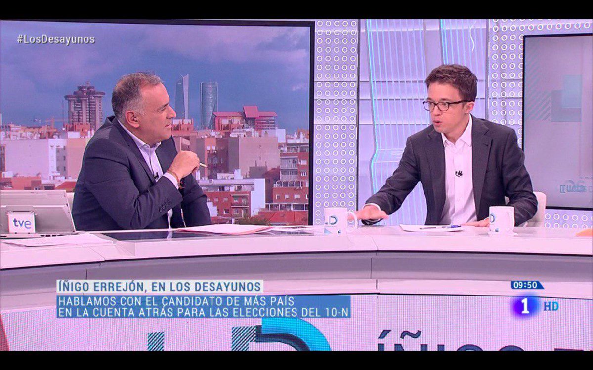 "Me parecen preocupantes los vaivenes de Sánchez con los fondos buitre o con la balanza fiscal. Sería muy sano que todo el mundo dijera muy claro qué va a hacer con sus escaños." <a href="/ierrejon/">Íñigo Errejón</a> #LosDesayunos