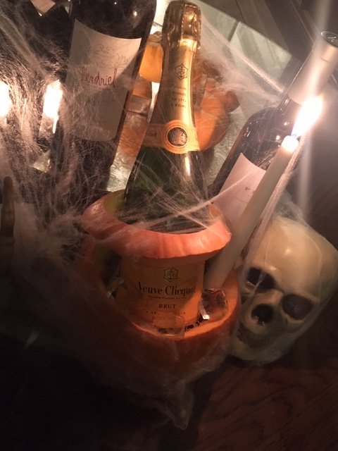 Greenwayevents's tweet photo. 🎃🎃 H A P P Y   H A L L O W E E N 🎃🎃
From the team at The Greenway Hotel &amp; Spa
#pumpkincarving #halloween2019 #teamgreenway https://t.co/sSAfrRtUL9