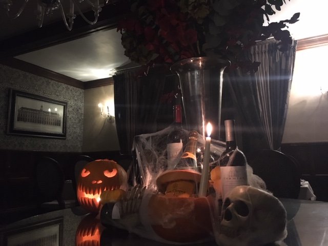 🎃🎃 H A P P Y   H A L L O W E E N 🎃🎃
From the team at The Greenway Hotel &amp; Spa
#pumpkincarving #halloween2019 #teamgreenway