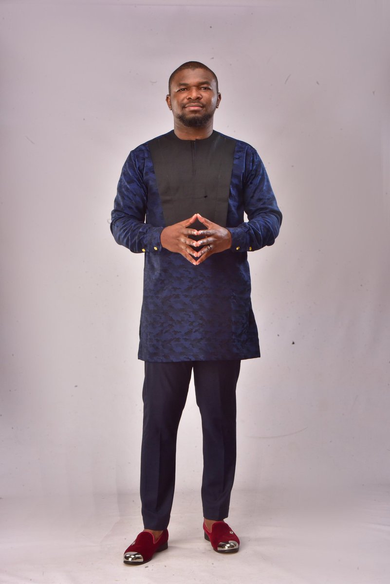 ragsofglory's tweet photo. MC for an event. Which look are you going for? 1, 2, 3 or 4.
#lifestyle #blackmenwithstyle #fashion #mensfashion #dapperman #style #YearOfReturn #africanfashion #kaftanking #agbadastyles #asoebimen #senatorwears #mensnative #menstraditionalwear #menswear #menstyle #africanmen https://t.co/Y1OBat7udQ