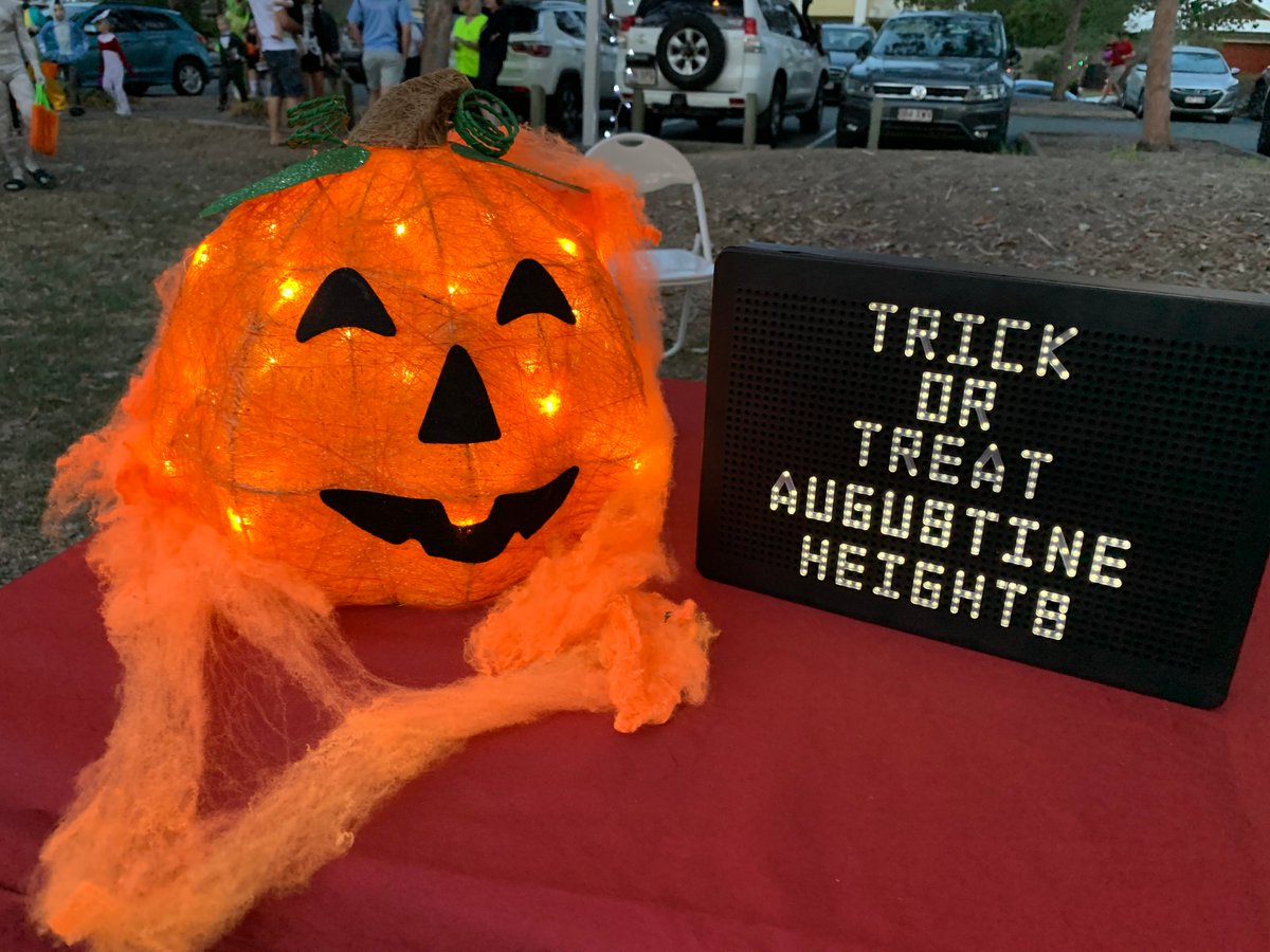 charismullenmp's tweet photo. Halloween in #AugustineHeights is always spookily spectacular! πGreat to once again team up with our local Neighbourhood Watch for a terrific afternoon of 'trick or treat' fun...it's scary out there! https://t.co/1pXARhzHEw