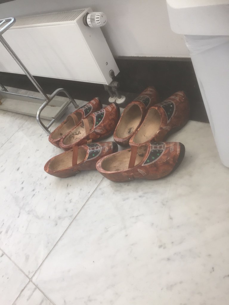 gjvu's tweet image. De #BlokkeerFriezen moesten hun wapens bij het Hof achterlaten 😱