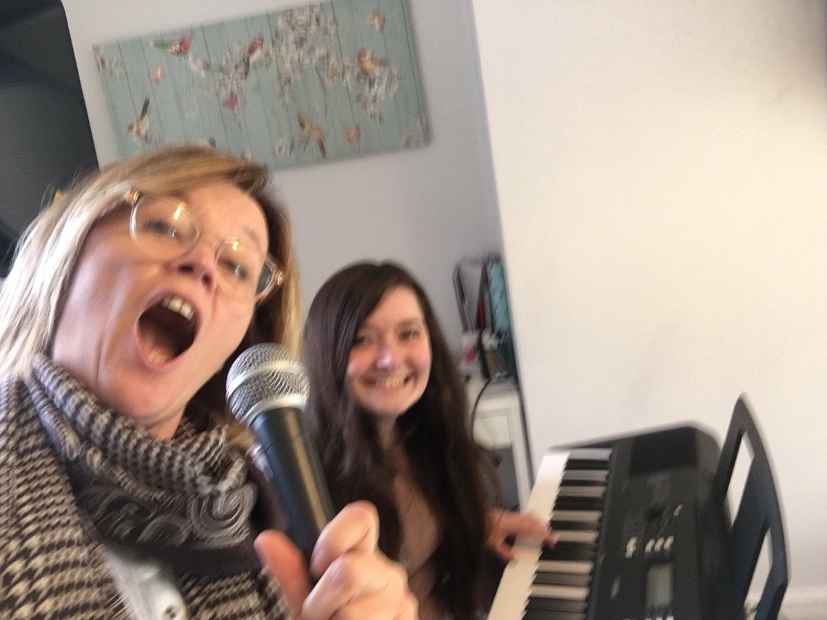 Great to visit our recent @UCLan <a href="/SocialPedagogy/">ThemPra</a> graduates <a href="/helenosaurus_/">Helen Anne</a> in her new singing studio. Great atmosphere for her to use all her knowledge, skills and  passion to teach singing and wellbeing in Chorley. Ever wanted to learn to sing but too scared? Go on give it a go