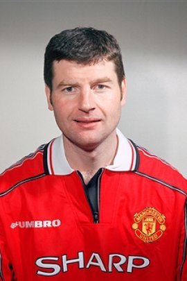   Happy Birthday to the best full back I have seen play for United - Denis Irwin  