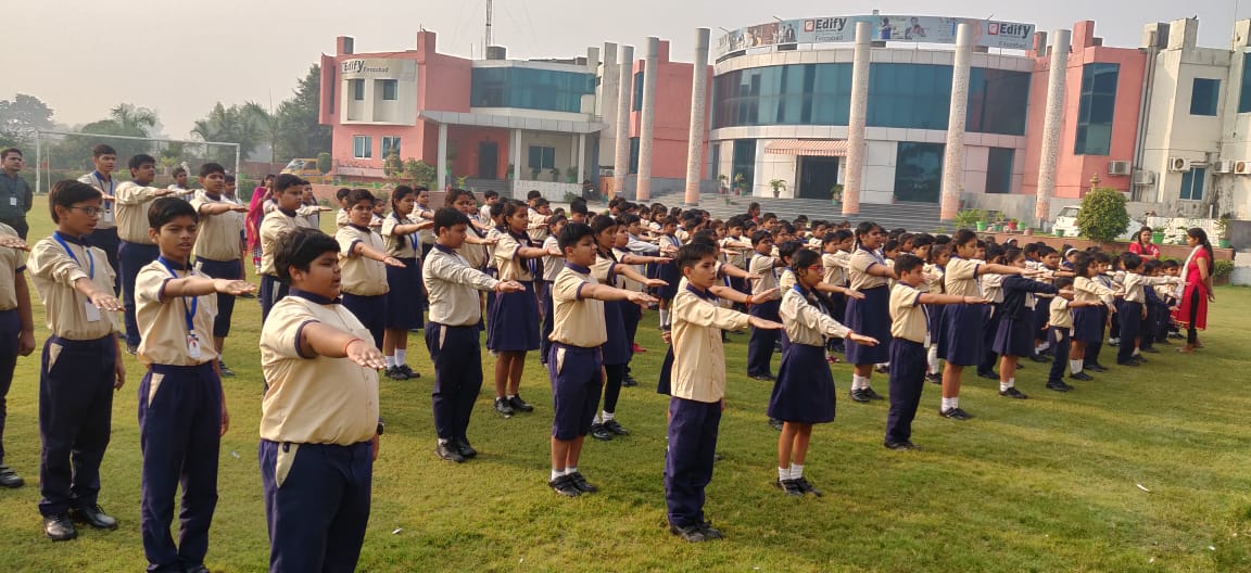 TulshanSachin's tweet image. Participated in #RunForUnity organize din Edify World School, Firozabad and took the #PledgeForUnity.