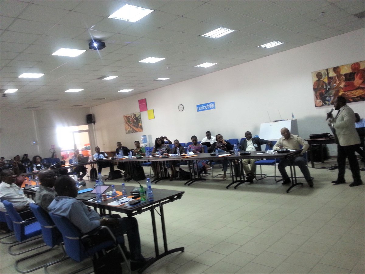 WashRdc's tweet photo. GCAS CNAEHA – UNICEF

Nous avons partagé ce mercredi 30 Oct notre expérience sur la gestion participative des déchets au travers des Matinées citoyennes. C’était lors de l’atelier national des acteurs WASH organisé par l’UNICEF et le CNAEHA.
@DFID_UK @UNICEFDRC @AfricaCDC https://t.co/YMSzMZkvln