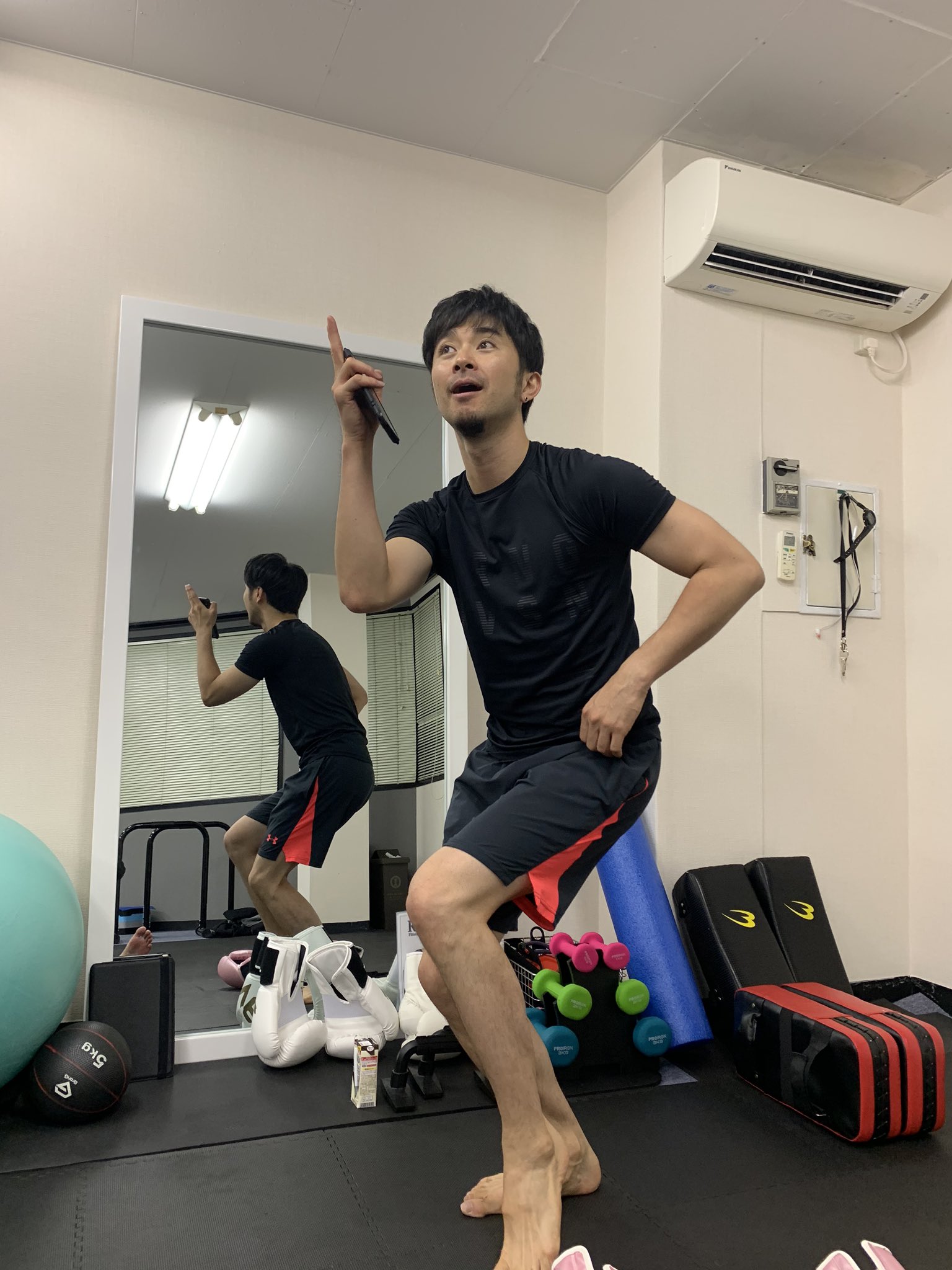 やまちゃん おたけさんのキックボクシング行ってきました 教え方上手 そして楽しい そして汗だく また行く T Co Qgkqn7p4fx Twitter