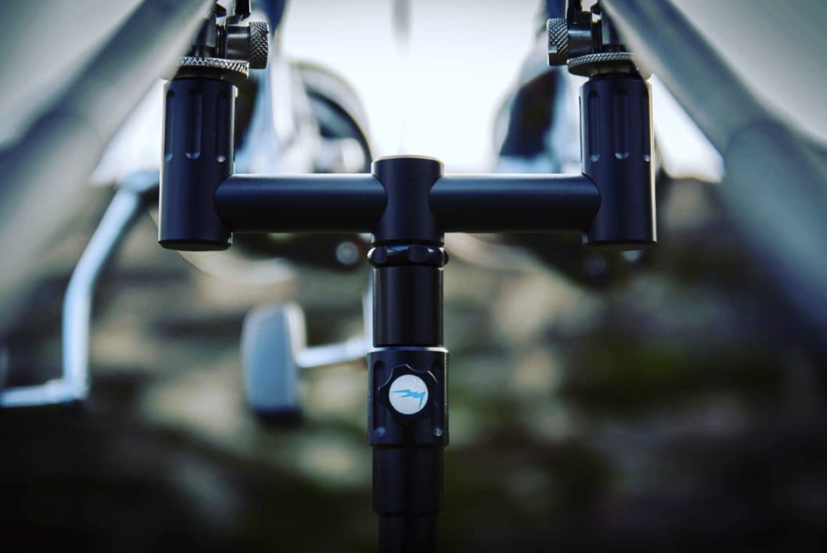 Premier Ali Fixed 2 Rod Mini Buzz Bar UK made with the strongest aluminium and anodised in the UK.
.
📸 Insta Credit: allan_deparis
.
#summittackle #2rodfixed #fixedbuzzbars #carpfishing #fishingproducts #carp #rodsetup