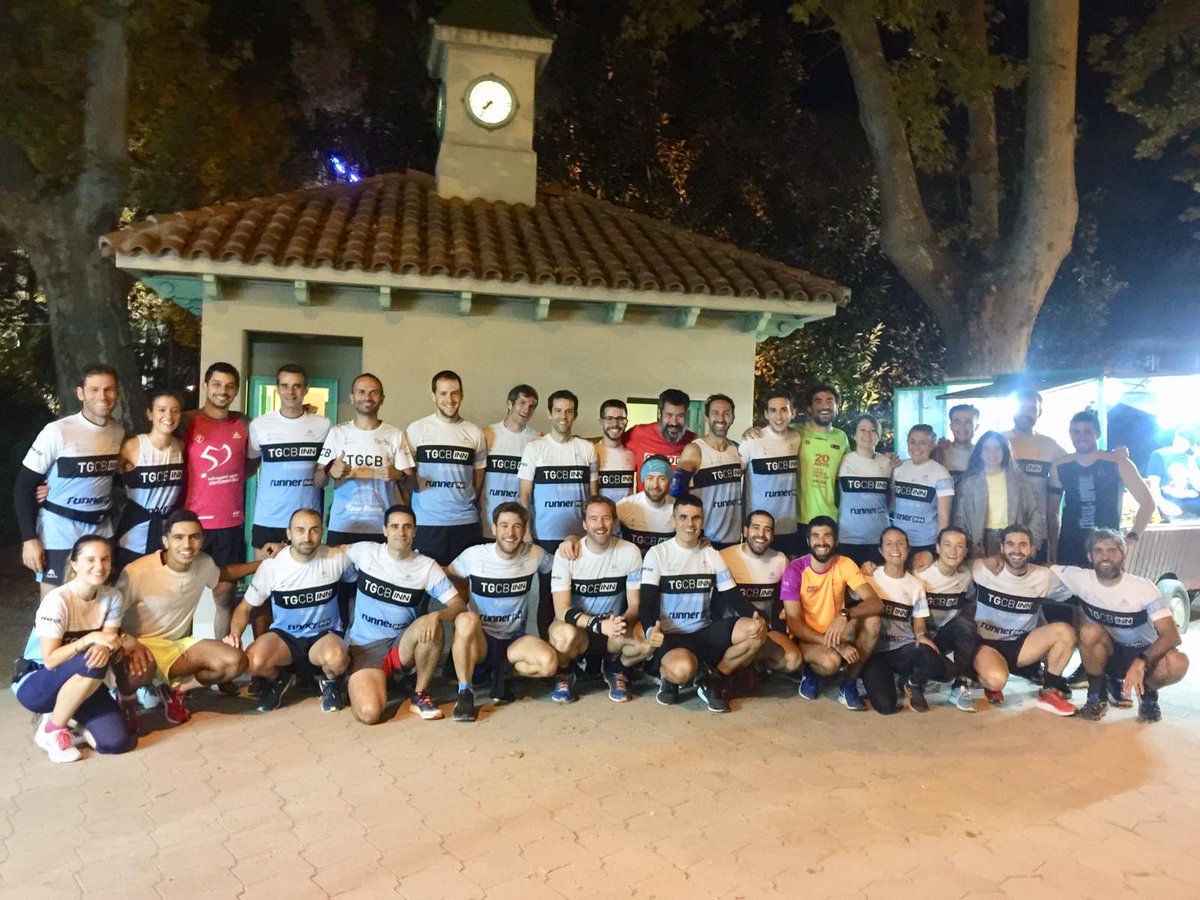 TGCBINN's tweet photo. Gràcies Enric! Durant 7 temporades @Trienric ha estat el director esportiu del @TGCBINN. Ahir va dirigir el seu últim entrenament de running i 40 socis/es van voler acomidar-se d’ell per donar-li les gràcies. #orgullTGCBINN https://t.co/YNShYqoobA