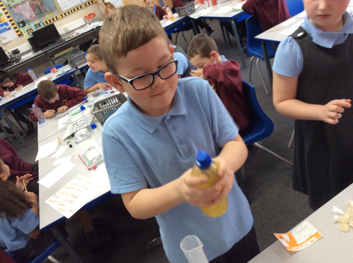 MrsHoeyLCP's tweet photo. A selection of photos from our amazing potion making yesterday. Some of the ingredients the children could choose were: goblin snot, liquidated eyeballs, mystical fog, dragons blood, a ticking clock and many more! We had such an incredible afternoon. @leighcentralps #potionmakers https://t.co/swpOwqJWgy