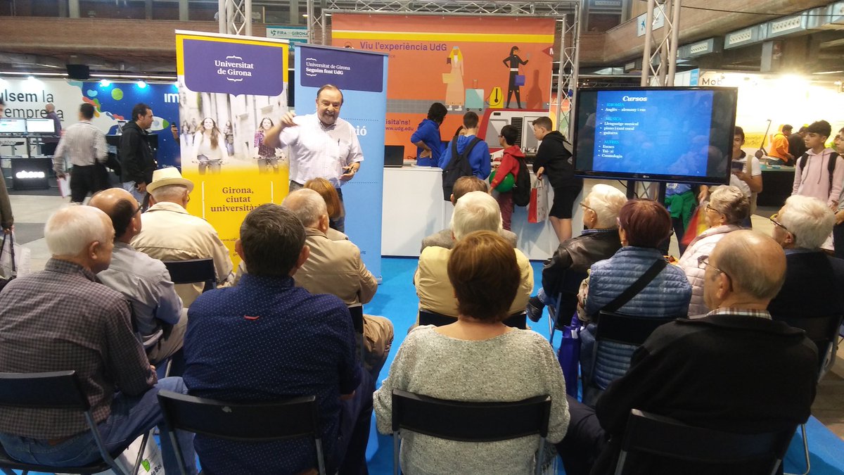 Ara a l' estand de la UdG. Presentació de la memòria del curs 2018-2019 de Seguim fent UdG. Jubilats PDI I PAS