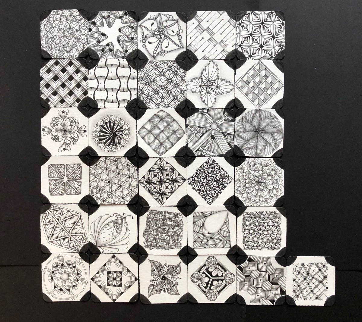 zchrissie's tweet photo. Day 1 - 31 of Inktober using the tangle Florz #InktoberTangles2019 #Florz #Bijou #CZT20CF #CZT20 #Zentangle https://t.co/lZKhavlp0V