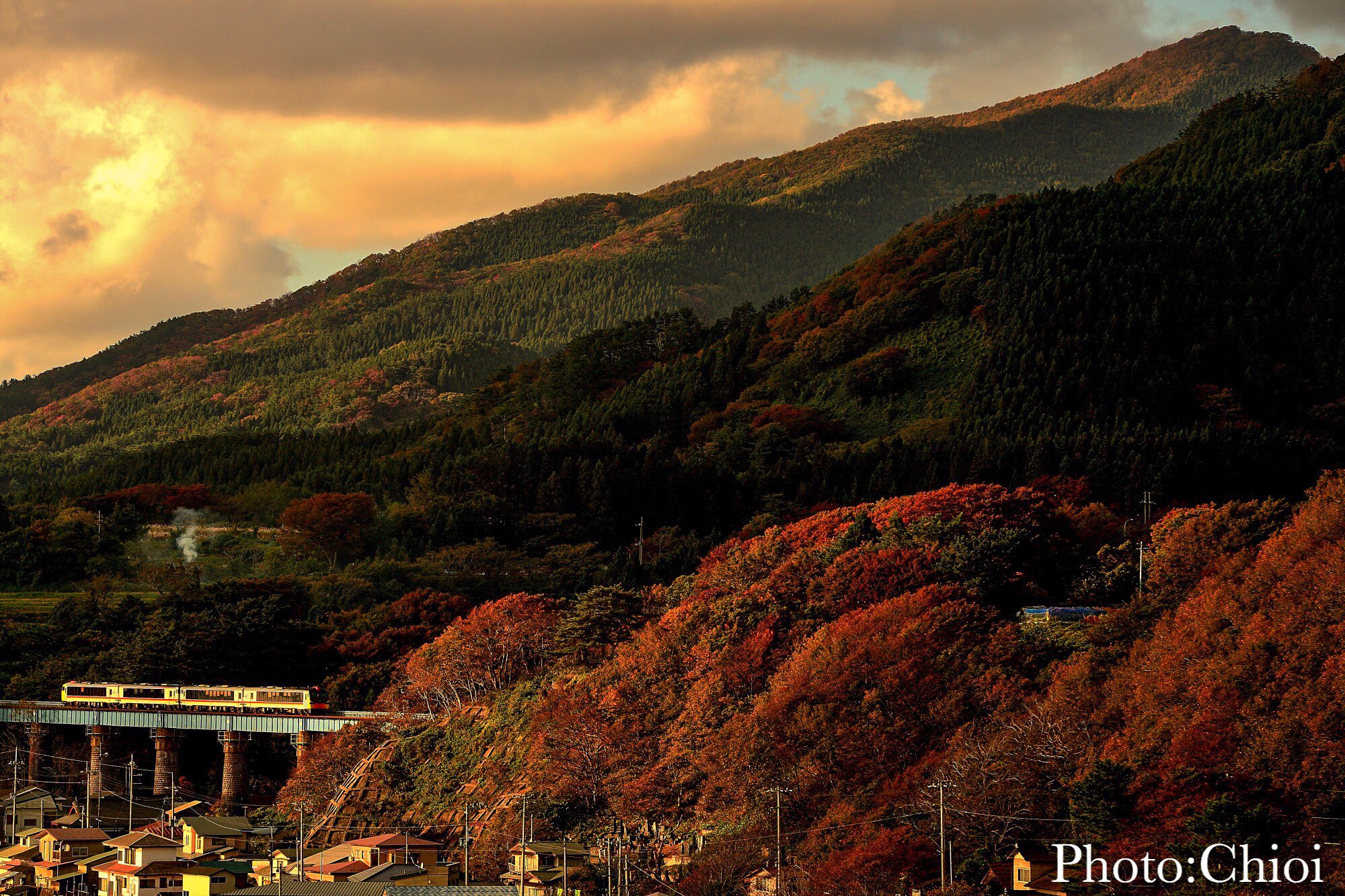 ちおい 海と夕日と岩木山ばかり考えてたけど 紅葉もこれまた素晴らしい津軽の秋 来年は月末にプラン作って 紅葉もきちんと狙いたいですね 五能線の旅 T Co 3smmg7x4ov Twitter