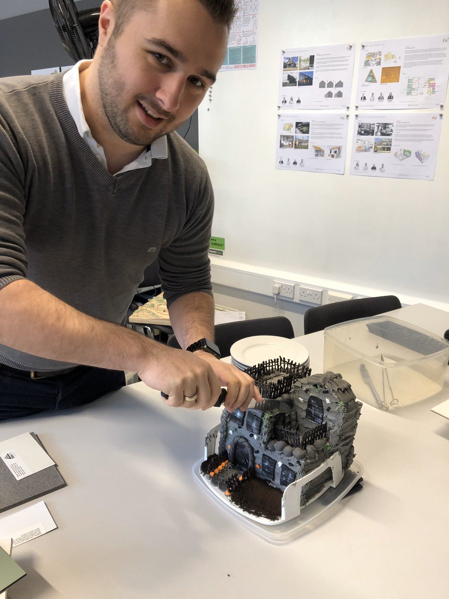 Check out this spooky Halloween cake that Technologist <a href="/jordyarm/">Jordan</a> made! We think eating cake for breakfast is perfectly acceptable, so we’re delighted to confirm that it tasted as good as it looked...#GBBO2020?! 👀