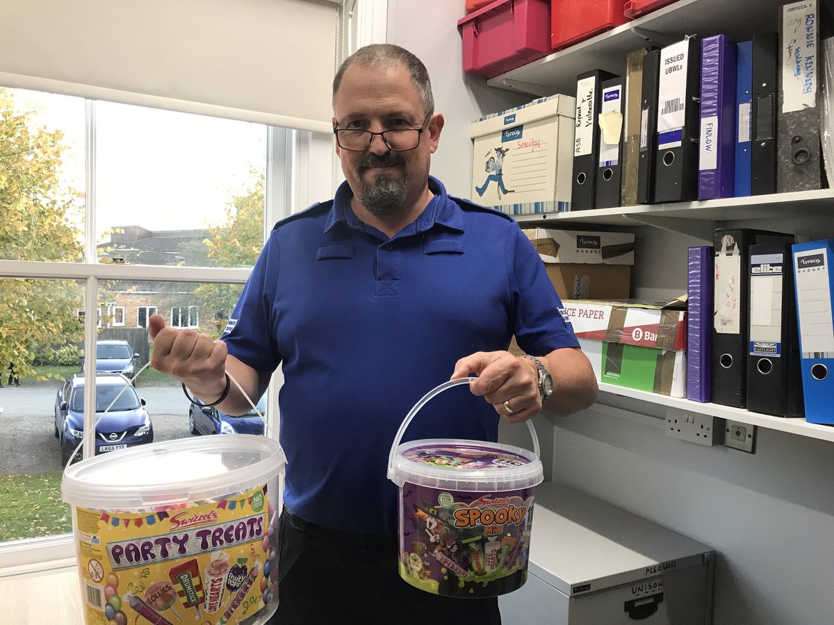 Horncastle, Spilsby & Woodhall Spa Police (@woldssthpolice) on Twitter photo @FCR_Lincs <a href="/lincspolice/">Lincolnshire Police</a> The team are ready with our #halloween2019 treats for our #communitypolicing patrols this evening with thanks to <a href="/cs_tilly/">Charlotte North</a> for supplying some from <a href="/Tesco/">Tesco</a> #Horncastle Think we may be visiting @FoxyCakes_Bakes as well. Please #StaySafe & #Respect others @LincsInspector <a href="/wass74/">Nigel Wass</a> @FCR_Lincs <a href="/lincspolice/">Lincolnshire Police</a> The team are ready with our #halloween2019 treats for our #communitypolicing patrols this evening with thanks to <a href="/cs_tilly/">Charlotte North</a> for supplying some from <a href="/Tesco/">Tesco</a> #Horncastle Think we may be visiting @FoxyCakes_Bakes as well. Please #StaySafe & #Respect others @LincsInspector <a href="/wass74/">Nigel Wass</a>