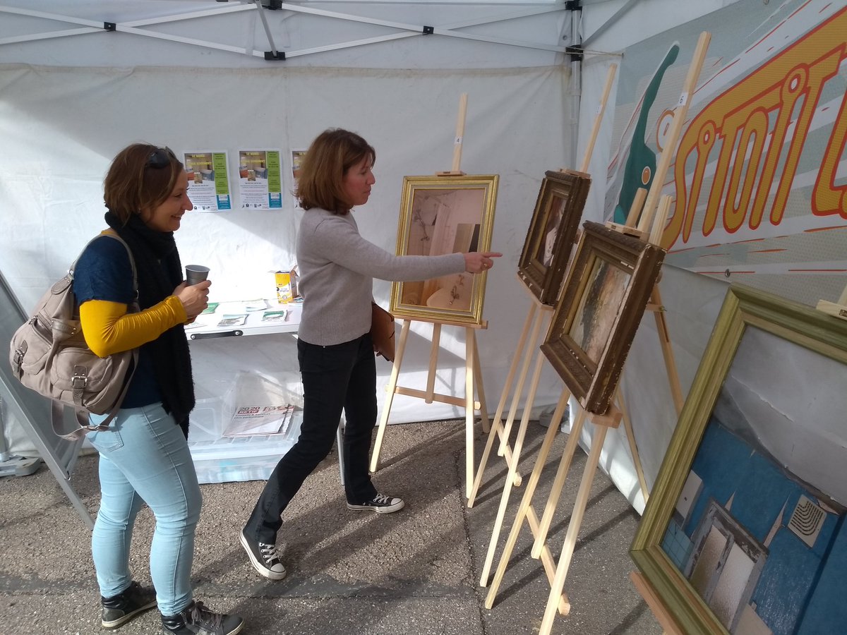 sitoitlien's tweet photo. 🚌 Bus-Musée contre le mal logement. Prochaines dates pour nous rencontrer, échanger, être accompagné :
- 08/11 de 9h à 12h, place Duroc, Pont-à-Mousson
- 09/11 de 9h à 12h,  Halles du marché à Vézelise 
#MALLOGEMENT #FRATERNITE @Abbe_Pierre @caf_54 @Departement54 @ars_grand_est https://t.co/y6qAbXCRfo