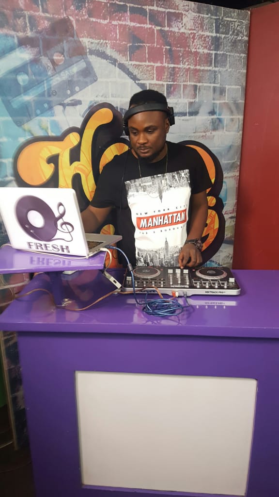 FreshDJ_gh's tweet photo. I would like to thank you for joining us on today's edition of #HotPicks on @RealJoyPrime
Dont forget to tune in tomorrow, same time 1:30pm - 2:30pm😊🙌
#turnup #freshdj #GhanaDJAwards19 https://t.co/ZY09FbLfrp