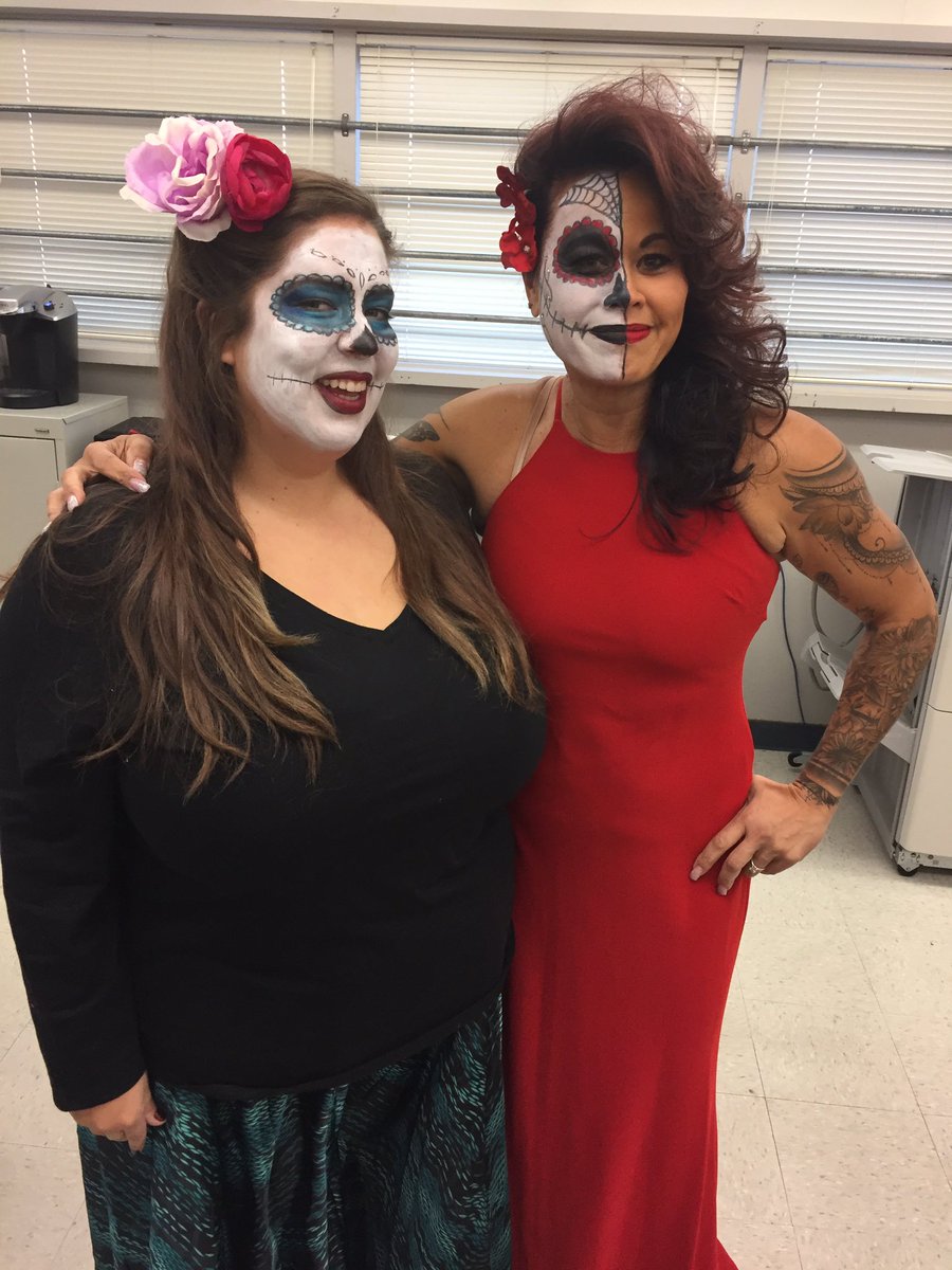 LisaLisalew's tweet photo. Come and join us for our Halloween Parade at 9 o’clock today! @sheldoninnovate! #SheldonFamily https://t.co/GHbrD7cau0