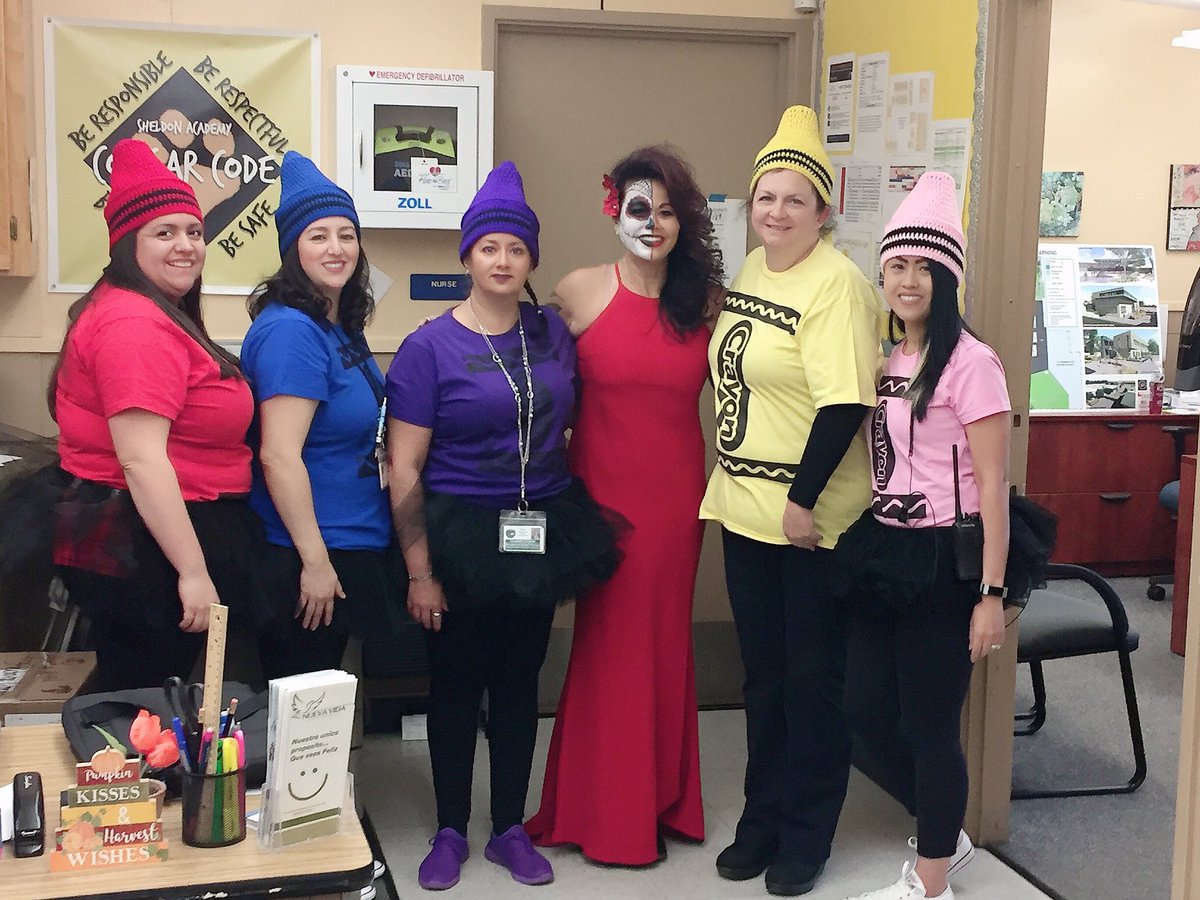 LisaLisalew's tweet photo. Come and join us for our Halloween Parade at 9 o’clock today! @sheldoninnovate! #SheldonFamily https://t.co/GHbrD7cau0