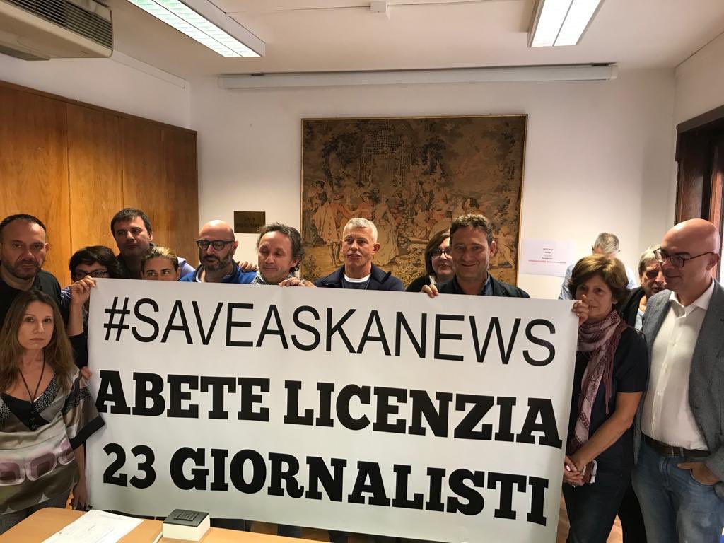 Direttivo di <a href="/Stamparomana/">Stampa Romana</a> e consulta Cdr, all’unanimità, lancia appello al governo affinché apra un tavolo per #Askanews con azienda, delegazione sindacale per trovare soluzione per salvaguardare un’importante fonte di informazione primaria, tutelando l’occupazione#saveaskanews