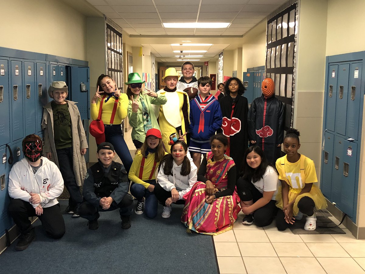 6thgradeLE's tweet photo. Halloween fun in sixth grade! Costumes, parade, treats and a little Halloween Escape Room challenge. Congrats to Marissa and Madi.. our first team to successfully escape! Wishing everyone a safe and Happy Halloween!🎃 https://t.co/BVY8hrfUf2