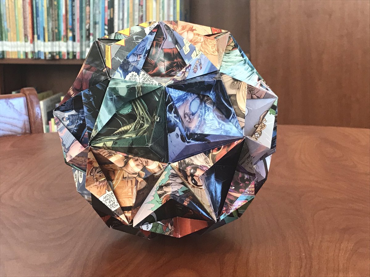 CarrenaAnn's tweet photo. Sea Star Kusudama made of comics. #Origami #comics https://t.co/UyXhoOlt6Y