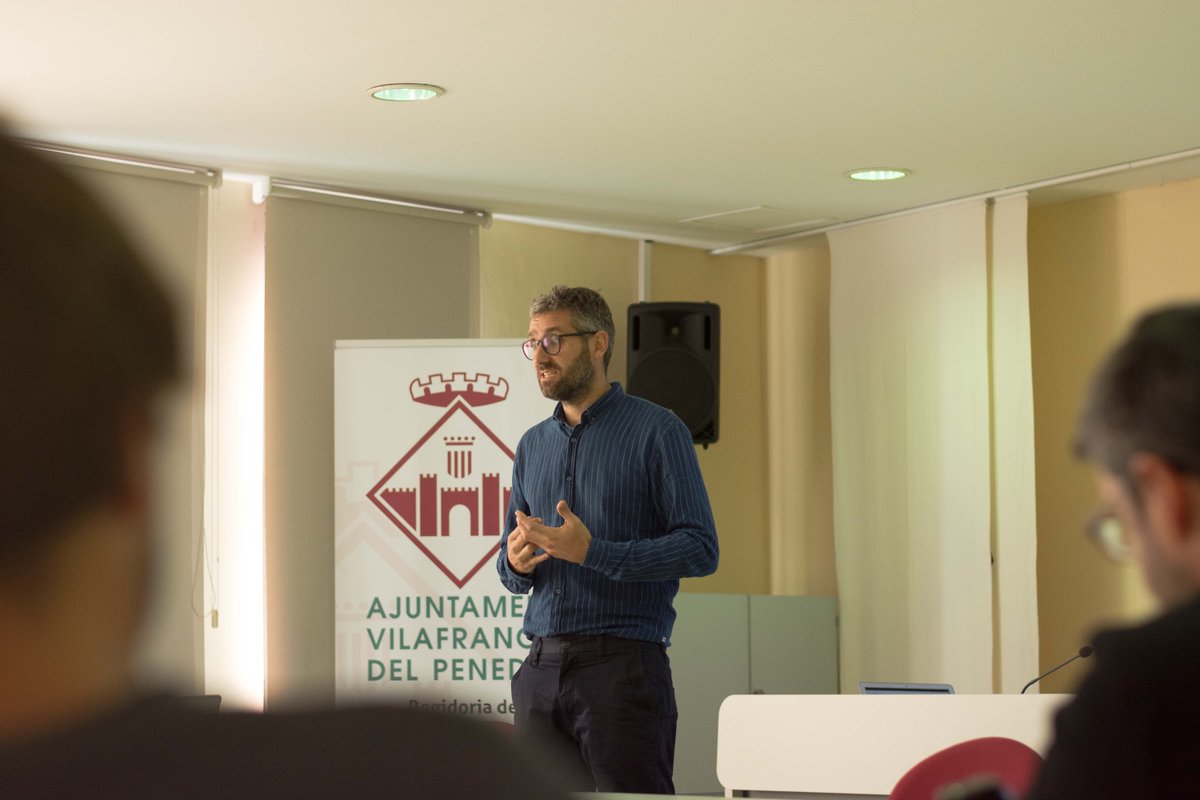 clusterinnovi's tweet photo. Ahir vam celebrar un esmorzar tecnològic per parlar sobre #BigData i #BusinessIntelligence a la viticultura amb @AlbertDuaigues i @ferranmataprof. Us expliquem tots els detalls a la nostra web: https://t.co/Iu2vsj9gDL  #INNOVI #Tecnologia #Viticultura #FacialRecognition https://t.co/HF4KbDAW9v