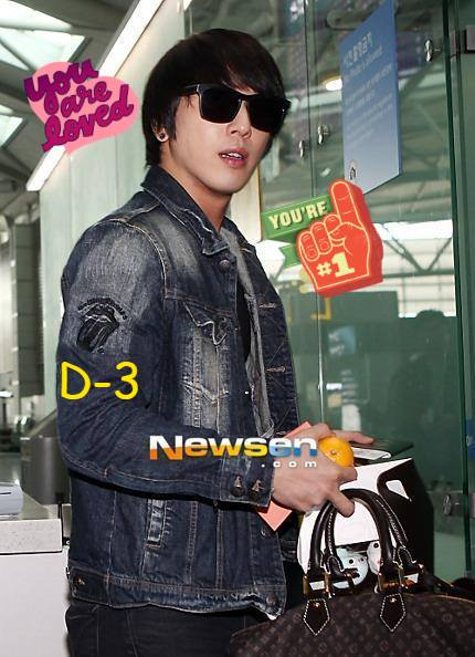 fanymoraga1's tweet photo. ✨Only💙3️⃣💙 days my dear and admired @JYHeffect 
《Incheon airport💖"Music Bank Chile 2012" 》2012/10/31 
#YongHwa #JungYongHwa #정용화 
#SpecialAssaultCommando
#BoiceStay622JYH  
#FeelTheFiveY #Letter #Brothers #Melody #Jellyfish #TheMoment 🎶
#CNBLUE #씨엔블루 💙
#BOICE https://t.co/ThW2kEM2EK