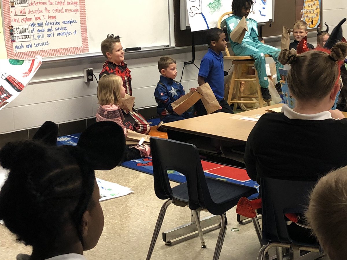 Story time in collaboration with Stage One <a href="/JREJagPrincipal/">stephen howard</a> @JCPSAsstSuptES1