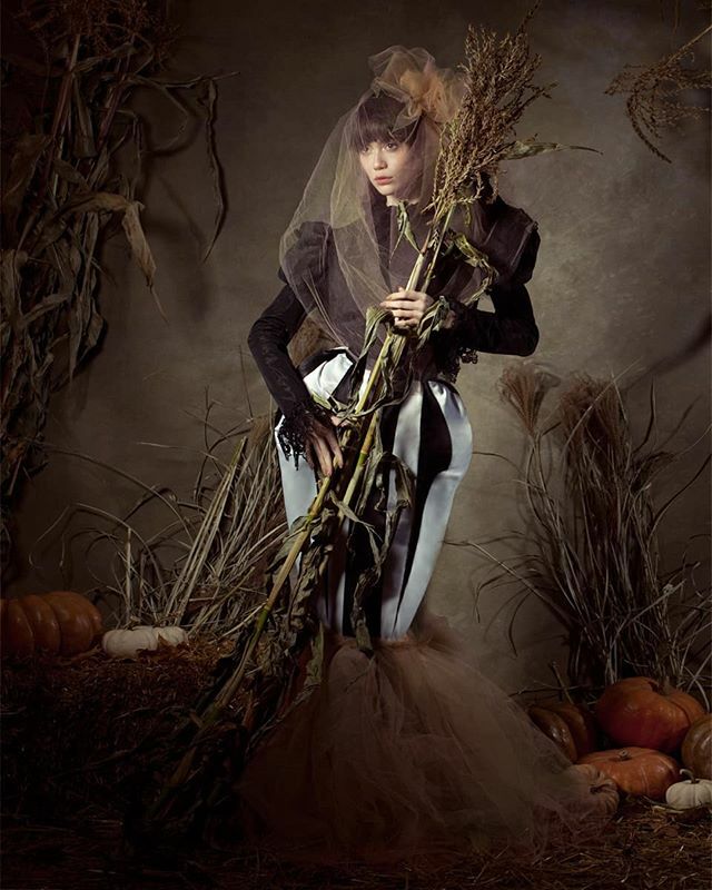silversandbynes's tweet photo. Happy #halloween!!! One more if @marebearry wearing some combo of inspiration from #beetlejuice #jackskellington and other assorted #timburton references
. 🎃Makeup and hair by @alexandra_angelone_makeup / wardrobe and set styling by @kaytsilvers / bl… https://t.co/YyXzePRJtT https://t.co/aLzGBUqNaK
