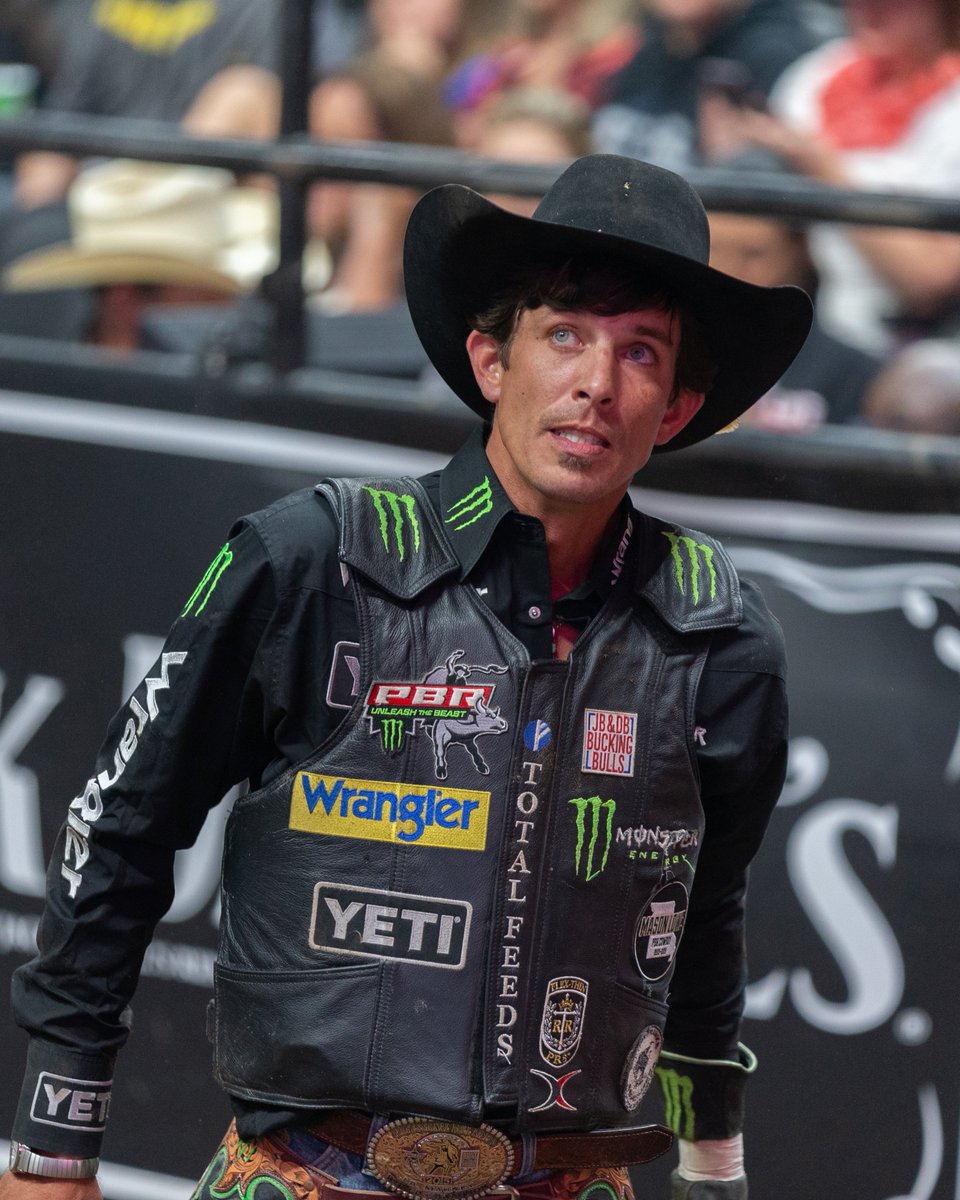 PBR's tweet photo. In case you need a last minute couples costume: https://t.co/r25sQB08dj