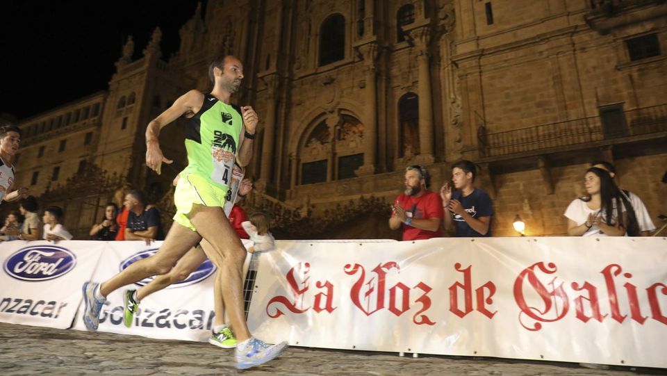 vozdesantiago's tweet photo. Amador Penas: «El @Corre_San de #Compostela hace ciudad» https://t.co/krh2Yk0ibb https://t.co/NHwzTXAuOz