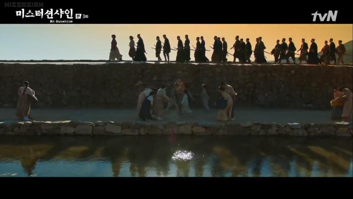 MrSunshinePH18's tweet photo. Isipin niyong ganito pumasok si Dongmae sa #MrSunshine #MRSThankYouEugene https://t.co/EBftohlGIf