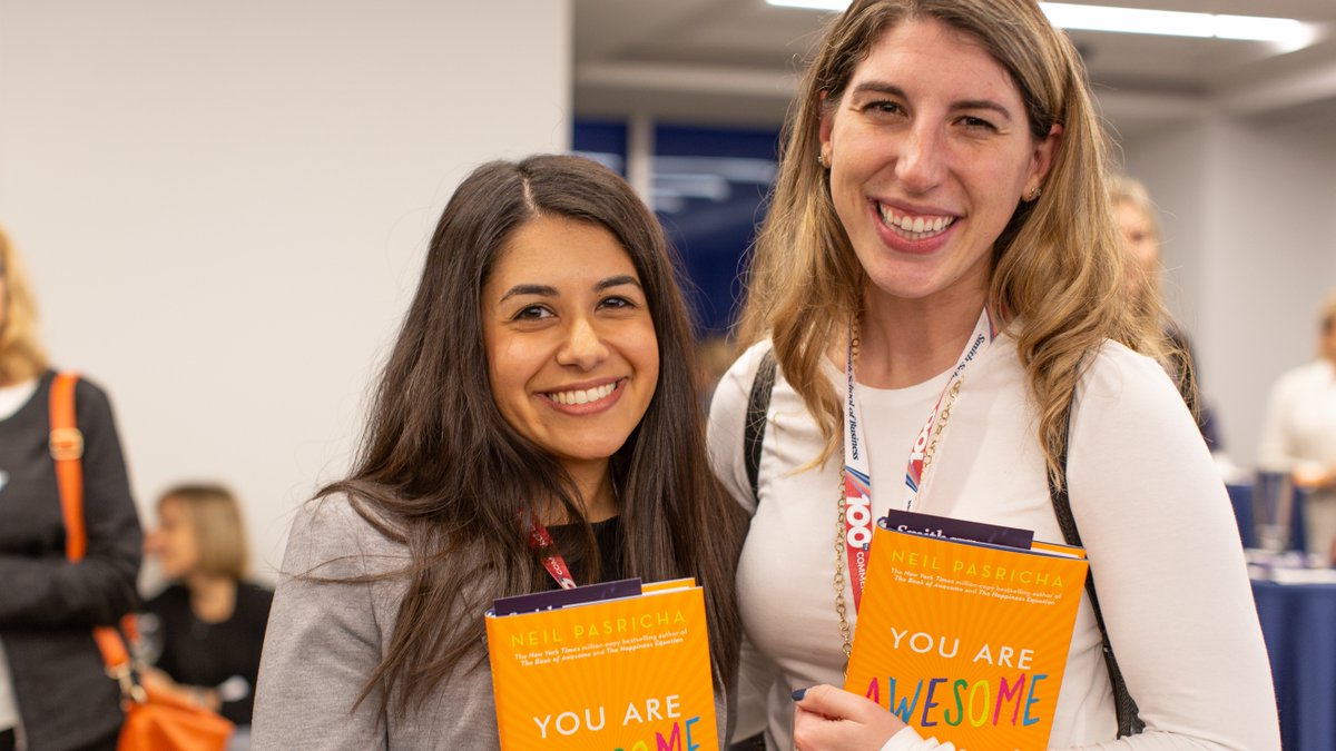SmithBusiness's tweet photo. Last night, alumni gathered at #SmithToronto to connect with @nytimes bestselling author and Smith grad, @NeilPasricha, BCom'02, as he talked about his soon-to-be-released book, #YouAreAwesome, copies of which he signed and gave to guests. Photos from #SmoothStudios. https://t.co/TavtKDW8wL