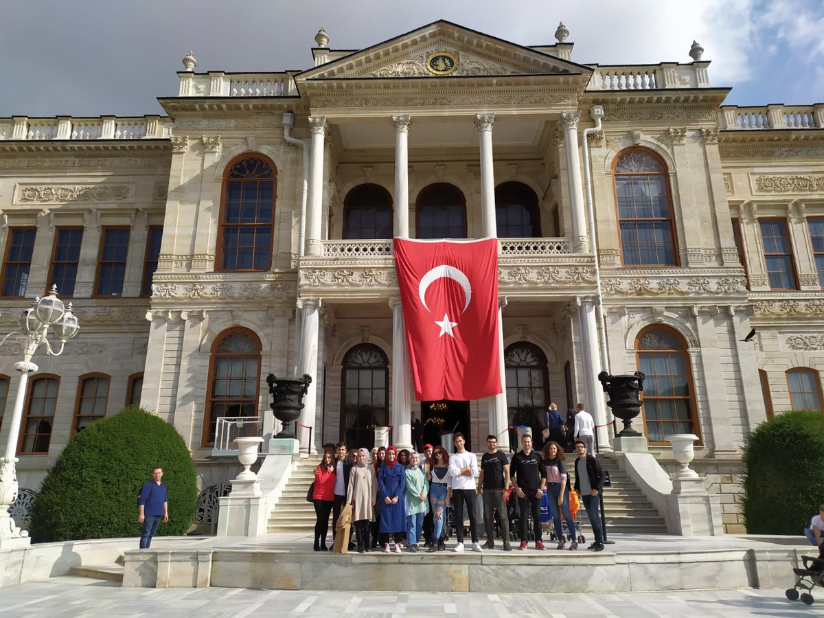 ahbap_isu's tweet photo. Ahbap'larımızla 29 Ekim Cumhuriyet Bayramı'mızı Dolmabahçe Sarayını ziyaret ederek coşkuyla kutladığımız günden kareler 💚 https://t.co/Tdmj0hicdB