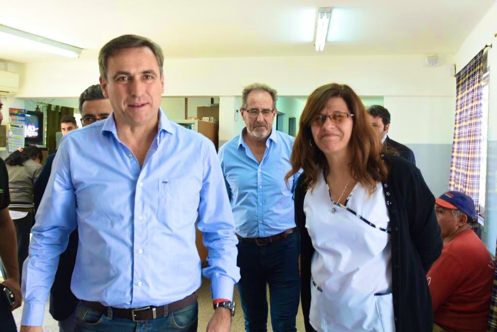 ramonjmestre's tweet photo. El Centro de Salud de barrio 16 de Noviembre ya tiene 🦷consultorio odontológico!! Además, construimos un SUM para capacitaciones. 👨🏻‍⚕️👩‍⚕️ 
Ya son 96 los centros que tienen atención odontológica; solo quedan 2 para cumplir la meta del 100%. https://t.co/OBXiyOUnvc