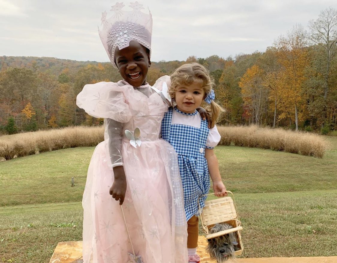 laur_akins's tweet photo. 🎼✨”Somewheeerreee over the rainbow wayyy up higghhh, and the dreams that you dream of once in a lullaby....”✨🌈✨🎼 https://t.co/PKNSn2rfXw