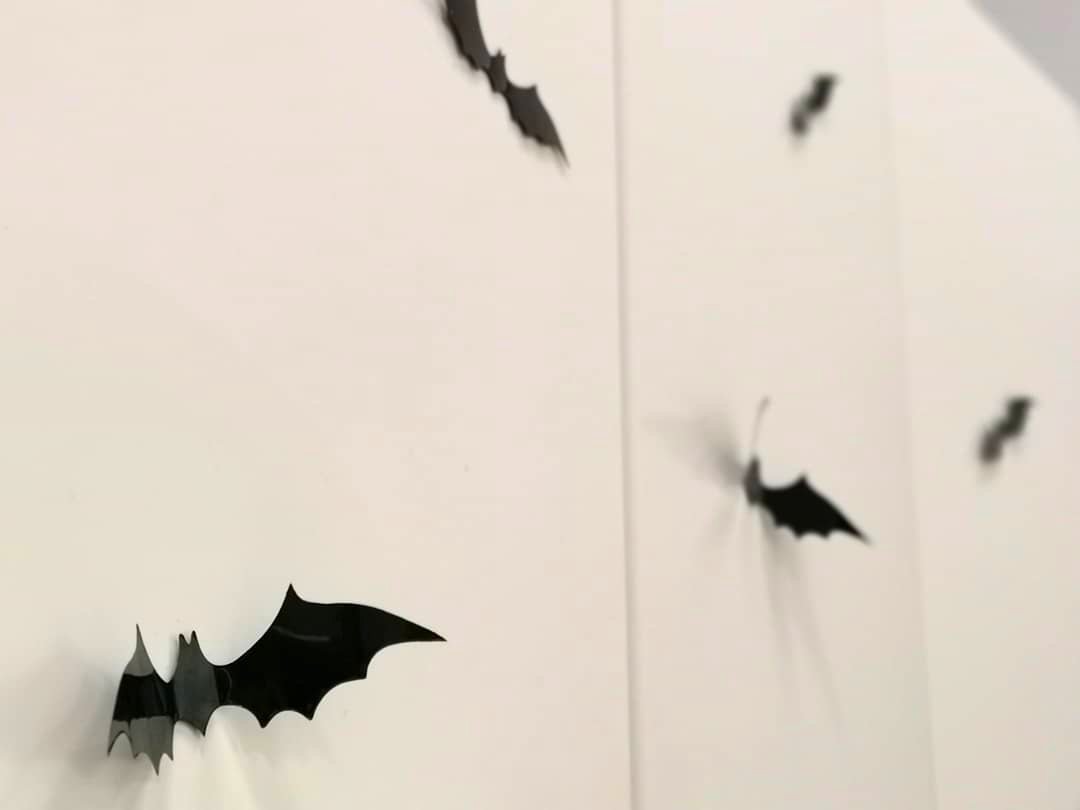 Axoft_Int's tweet image. 🎃 Небольшая подборка тематических фото из офиса Axoft, украшенного в честь Хэллоуина.
😈 Тыквы, паутина, летучие мыши и праздничное настроение — все, что нужно для &quot;ужасного&quot; дня!
👻 Друзья, ждем всех желающих в гости!

#axoft #halloween