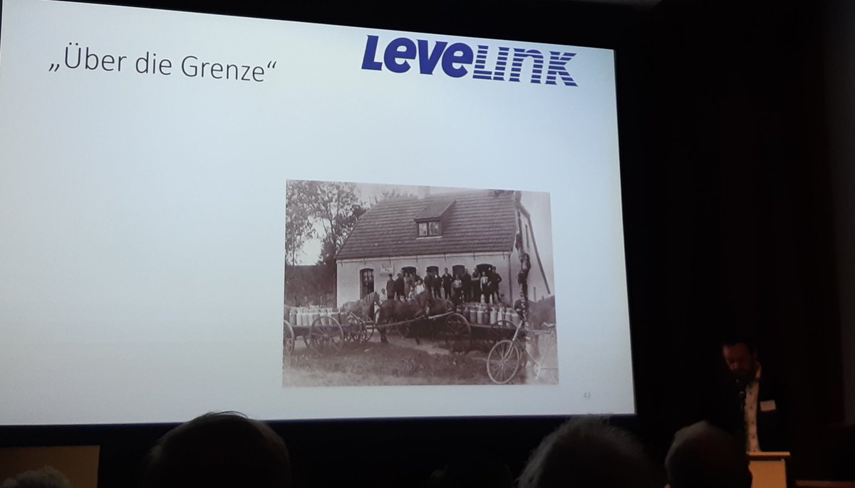 SvdB_CU's tweet photo. Hut ab & Respekt #Levelink #linienverkehr für das lokale Engagement u den individuellen Einsatz um eine #grenzüberschreitende #busverbindung @GemeenteEmmen @StadtMeppen anzubieten. Tolles Beispiel für realisierbaren D-NL Kleingrenzverkehr #grenzeloosOV @EuregioDNL https://t.co/fFfH7tFlQT
