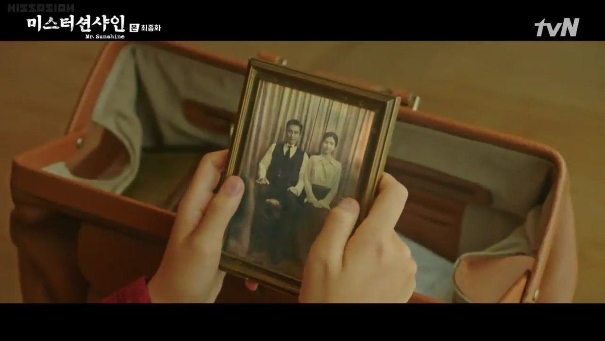 MrSunshinePH18's tweet photo. Huhuhuhuhuhu bumalik sa tindahan ni Il Sik yung mga gamit ng mga bida natin #MrSunshine #MRSThankYouEugene https://t.co/zt1AcvABkj