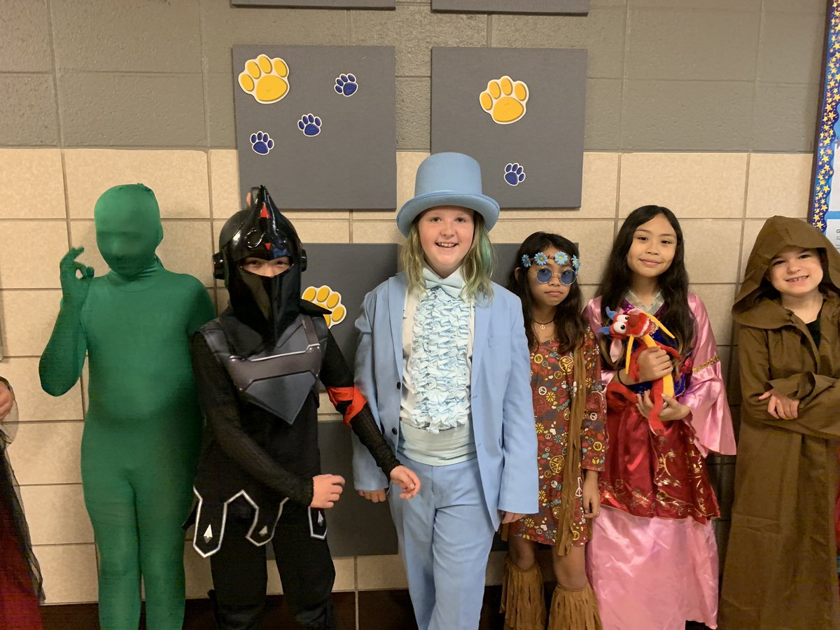 Mrs_DeFortuna's tweet photo. Halloween fun @Mrs_DeFortuna @Willow_Dale_ES https://t.co/eA2Dwvtjlk