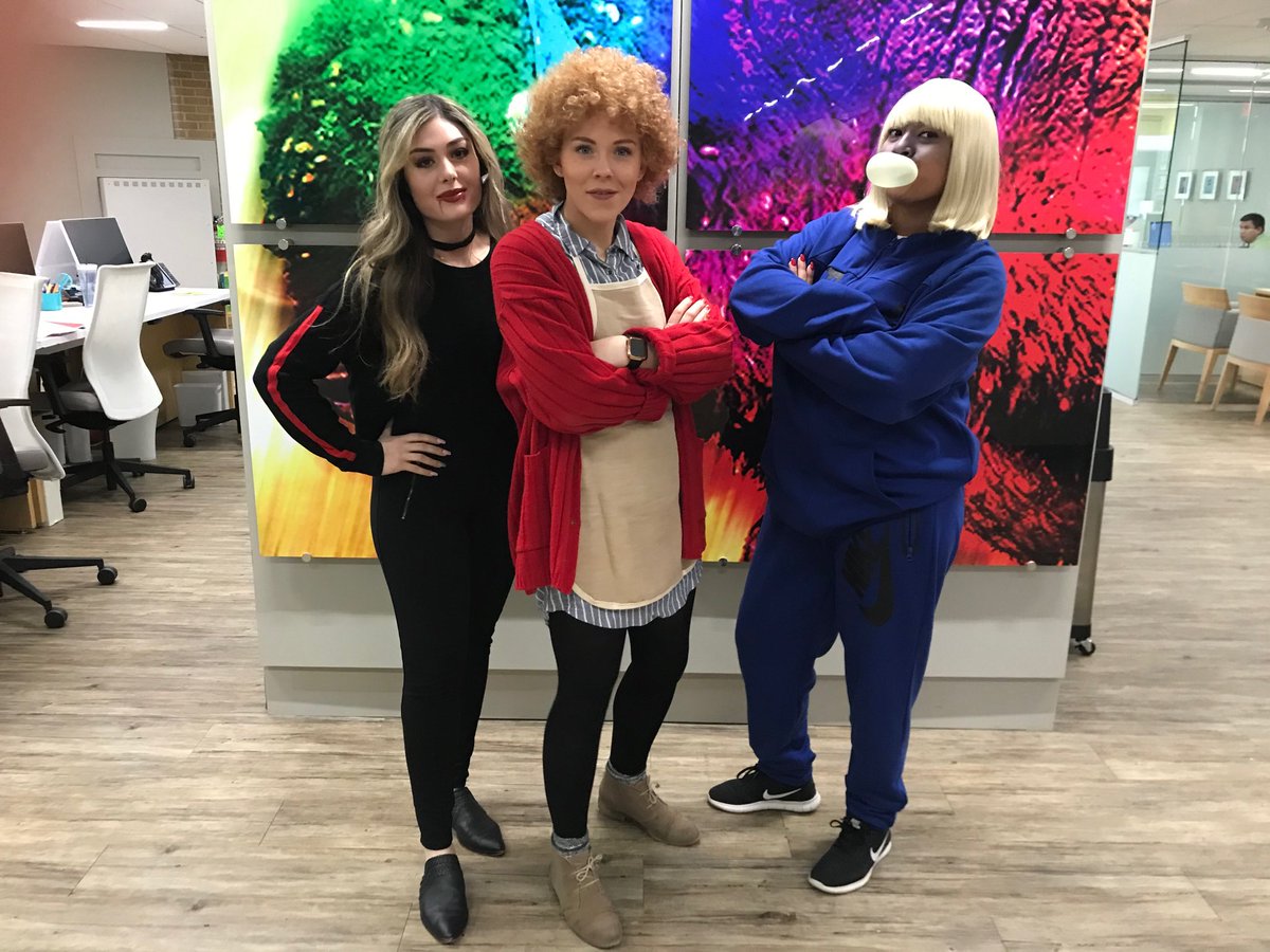 JaniceJMorgan1's tweet photo. We have the cutest Vampire, Annie &amp; Violet Beauregard at your service ⁦@CitizensEdmond⁩ #halloween2019 https://t.co/JxXGLyOt2A