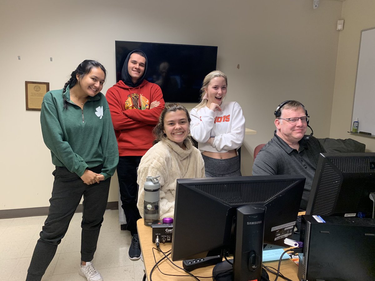 UI7Newsbreak's tweet photo. Our control room is getting ready for another installment of UI-7 Newsbreak! Tune in in 10 mins at https://t.co/u9R9OyvQb6 https://t.co/fAhO0MluCu