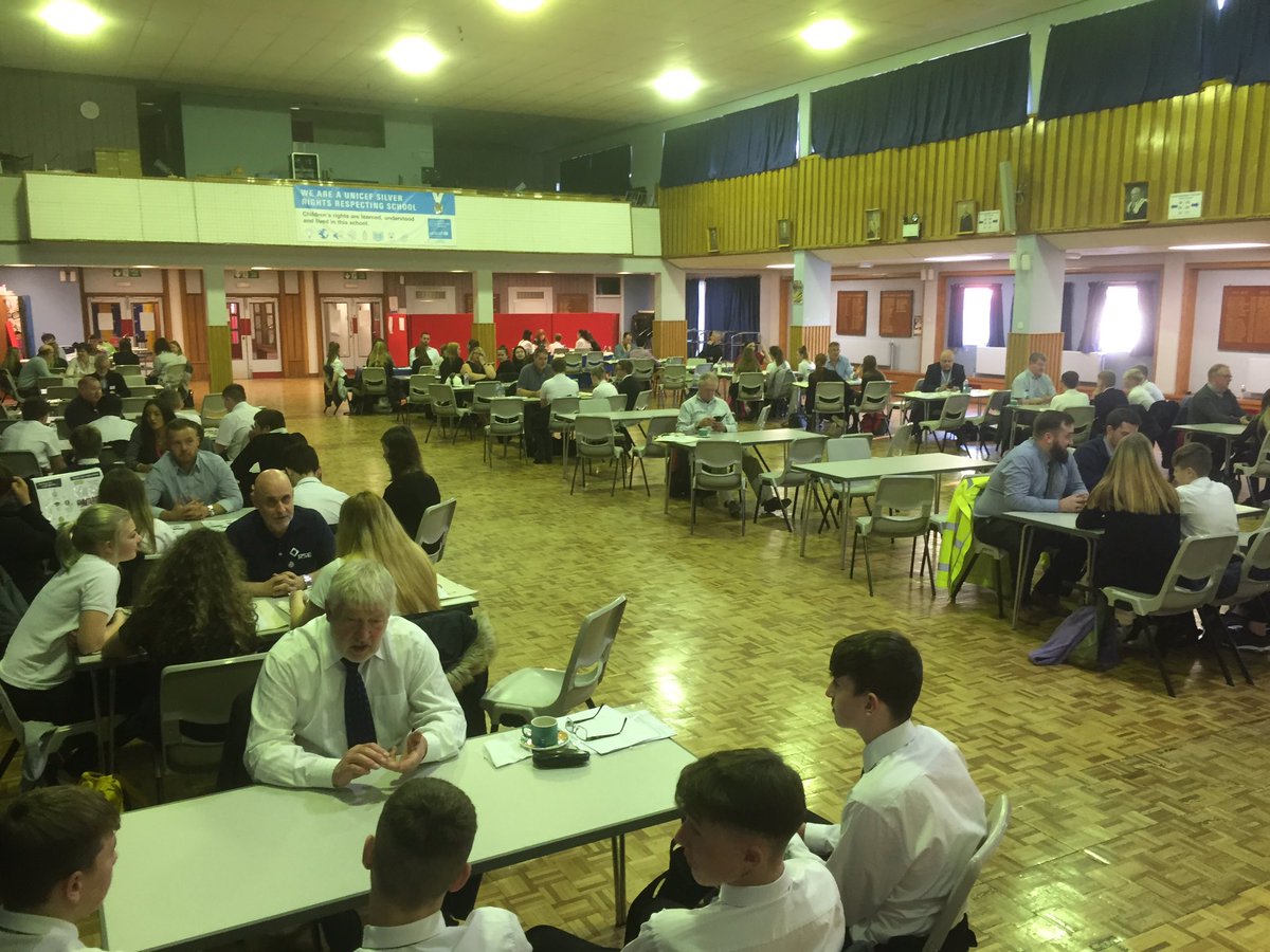 KHSScience's tweet photo. Round 2 of our “STEAM Speed Dating” is on the go. The KHS S3 are a bunch of stars and asking some great questions. The ambassadors are a bunch of stars for answering them! #legendsofSTEAM #bunchofstars https://t.co/PTx5VzLgwp