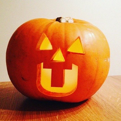 Happy Halloween! (With some not so subtle branding) #graphicdesign #illustration #creative #mimaschool #pumpkincarving ift.tt/36ovVS3