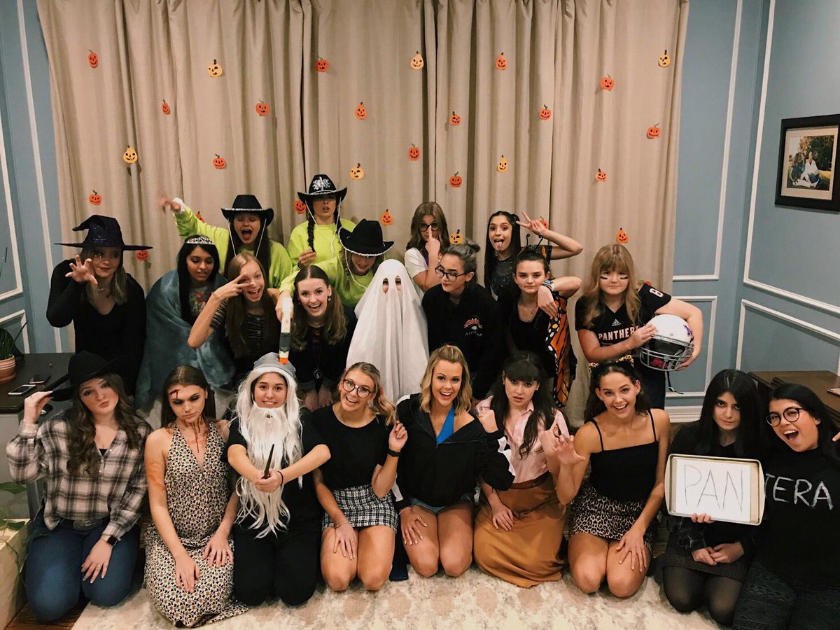 chhspanteras's tweet photo. Happy Halloween from the Panteras!!! We hope you have a faBOOlous day!!👻🕷🎃 #pgod https://t.co/H8bhX3B9Tm