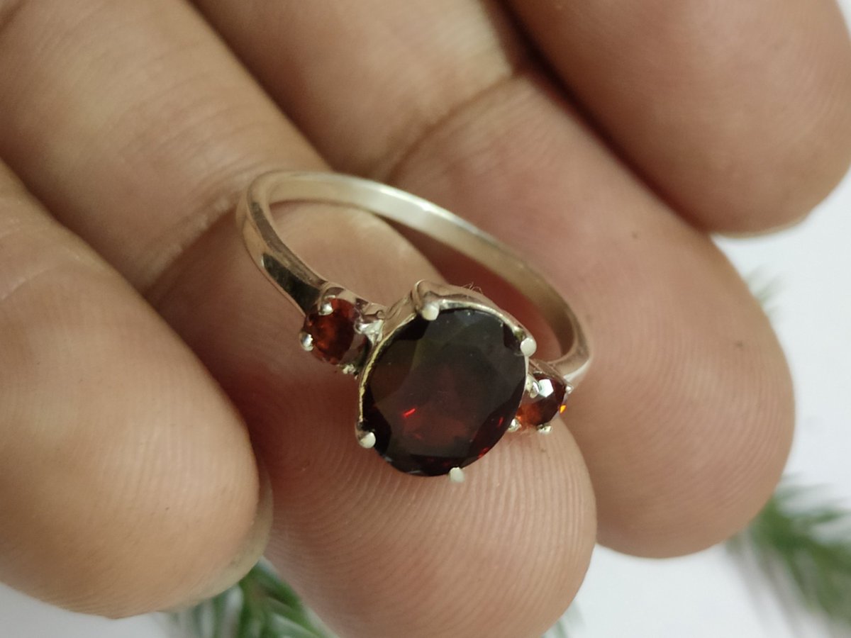 gemstonejewelr3's tweet photo. Garnet Ring In Sterling Silver
Friendship Gift Ring
And Birthday Gift Ring
๐https://t.co/o4Dbpp7zes
#GarnetRing #SterlingSilver #JanuaryBirthday #HandmadeRing #StatementRing #VintageRing #RedStoneRing #RoundStoneRing #AnniversaryGift #BohemianRing #UniqueRing #BirhtdayGift https://t.co/ac12vEvVQ3