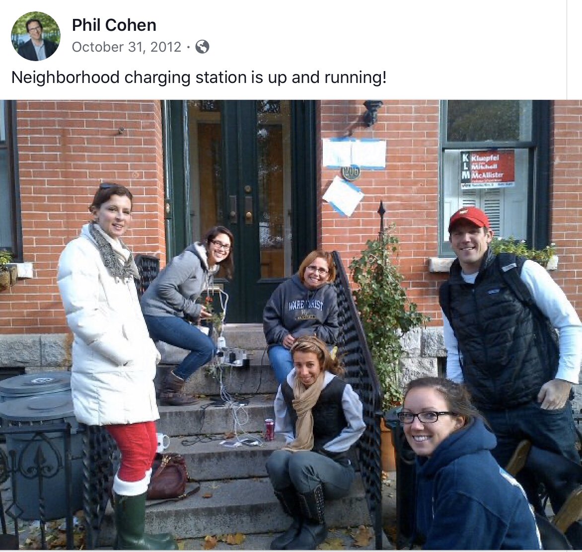 PhilipHCohen's tweet image. 7 years ago, our front stoop was a public phone charging station. We served coffee, shared WiFi +met folks from all over the neighborhood after Superstorm Sandy left most of the City without power but somehow our block was was spared. 

#7YearsAgo #RebuildByDesign #Resiliency