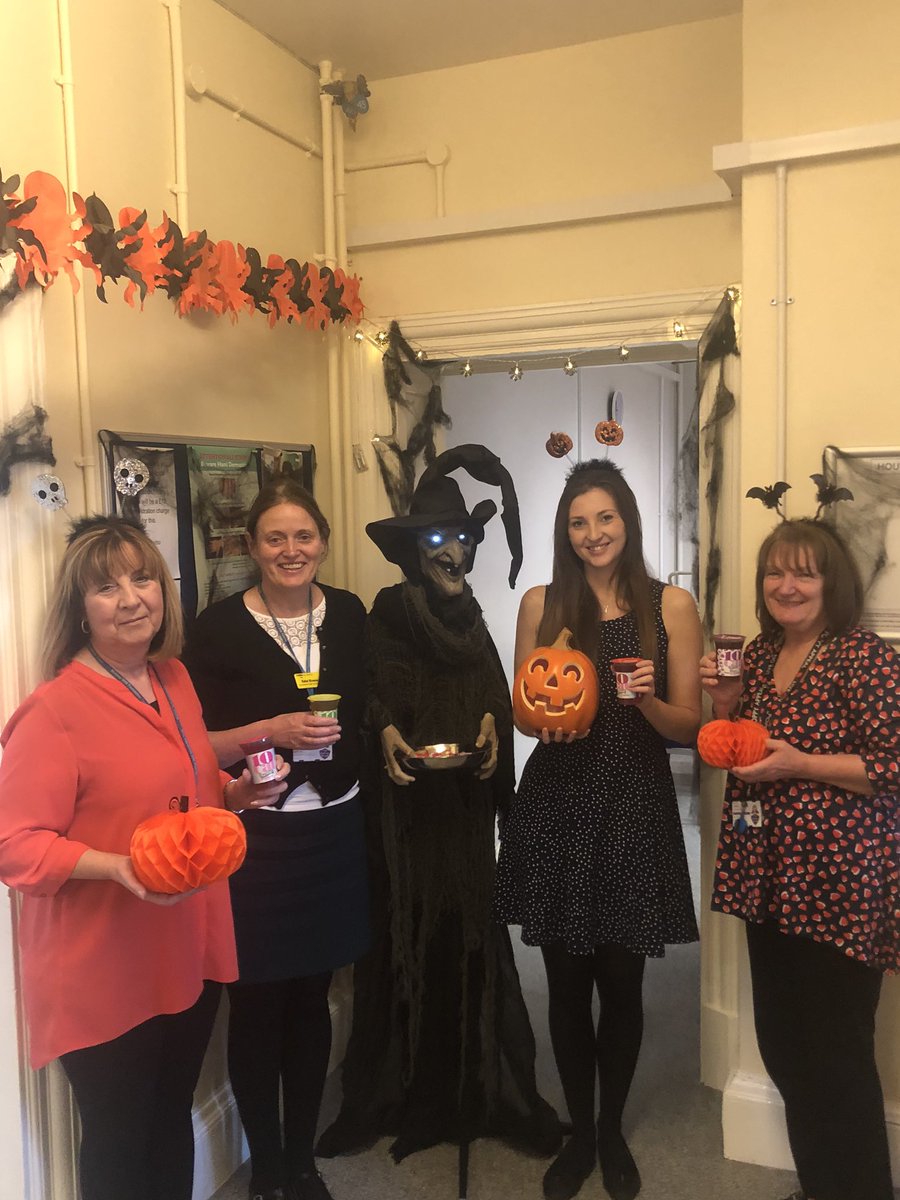 Trick or treat <a href="/Medway_NHS_FT/">Medway NHS Foundation Trust</a> staff? OH staff enjoying their #10CalJelly thanks to #TheWorkPerk #Team10Cal. Come and collect yours today and have a treat from Cybil before she flies off on her broomstick tonight! #HappyHalloween