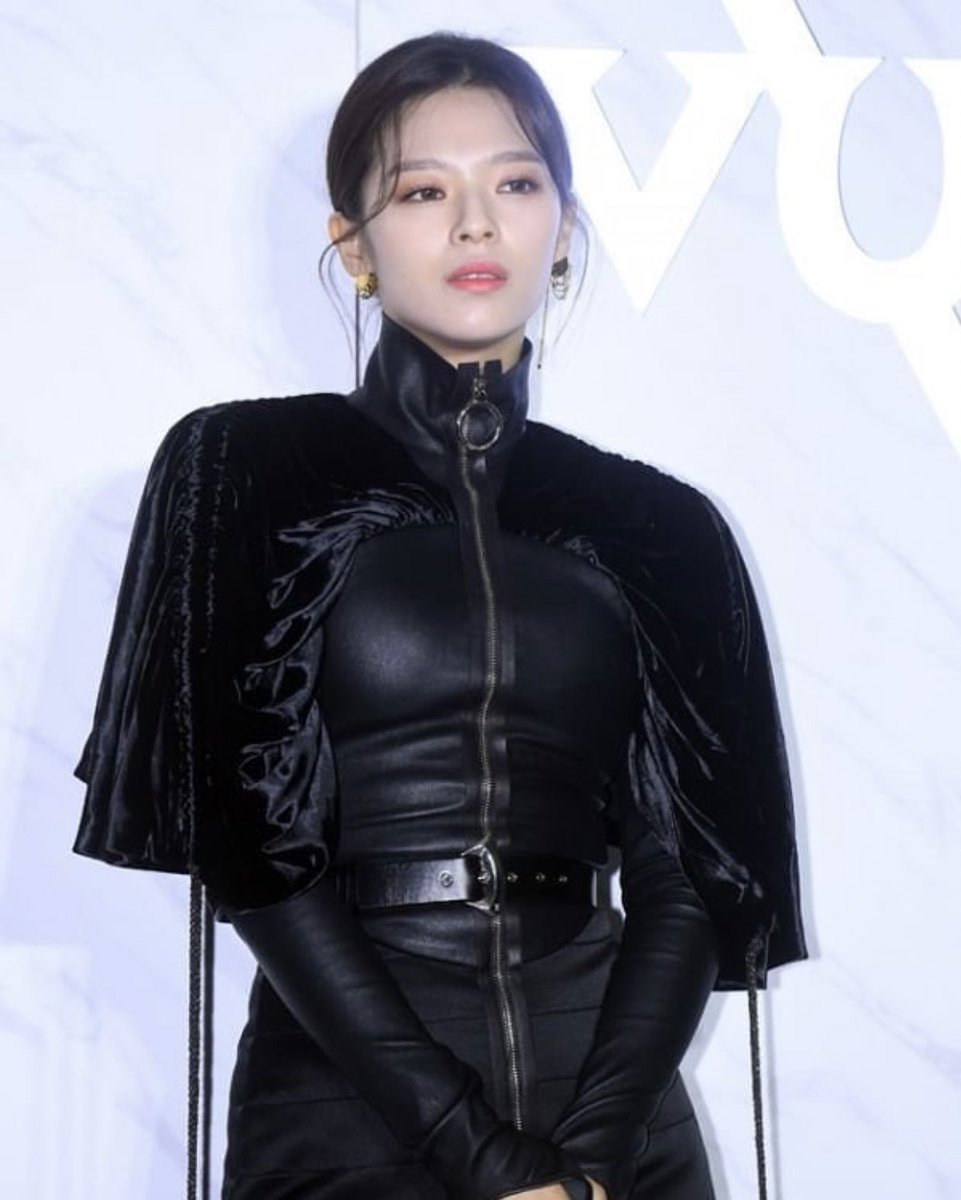 twiceee8860's tweet photo. 🖤����🖤 https://t.co/eSn4vvII7L